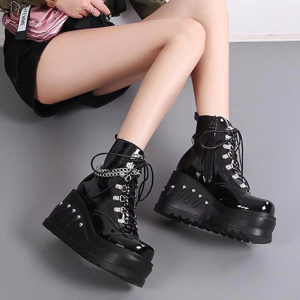 美品★Demonia(デモニア) 厚底ブーツの最上級に可愛い子が満を持して参上‼️ 美品☆Demonia(デモニア) 厚底ブーツの最上級に可愛い子が満を