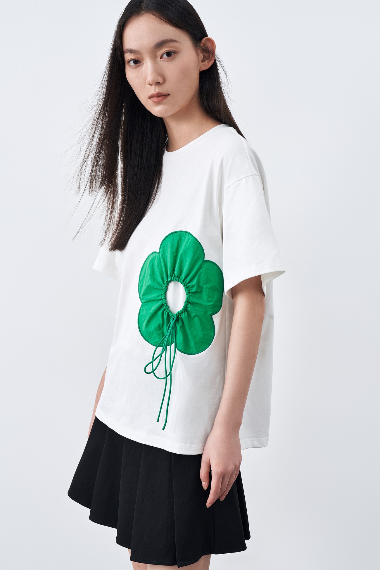 夏 秋 レディース 女性 ファッション 花柄 半袖 Tシャツカジュアル シンプル フラワー ホワイト S M L XL トップス Tシャツ シャツ 袖あり 半袖 かわいい 大人可愛い きれいめ 夏 秋 レディース 女性 ファッション 花柄 半袖 Tシャツカジュアル シンプル フラワー ホワイト S M L XL トップス Tシャツ シャツ 袖あり 半袖 かわいい 大人可愛い きれいめ