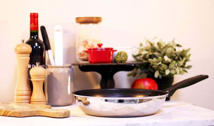 フライパン 28cm IH対応 ルミエール LME-F28 テフロンプラチナ加工ウルシヤマ金属工業 フライパン 28cm IH対応 ルミエール LME-F28 テフロンプラチナ加工ウルシヤマ金属工業