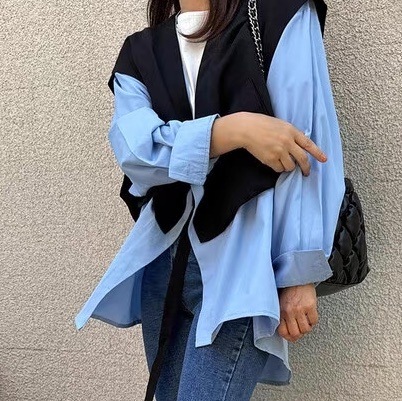 ベストドッキング長袖オーバーサイズシャツ ドッキングデザイン ドッキング 長袖シャツ 長袖ブラウス 水色 ライトブルー 青 ブルー 白 ホワイト ブラック 黒 バイカラー 韓国 オルチャン レディース ベストドッキング長袖オーバーサイズシャツ ドッキングデザイン ドッキング 長袖シャツ 長袖ブラウス 水色 ライトブルー 青 ブルー 白 ホワイト ブラック 黒 バイカラー 韓国 オルチャン レディース