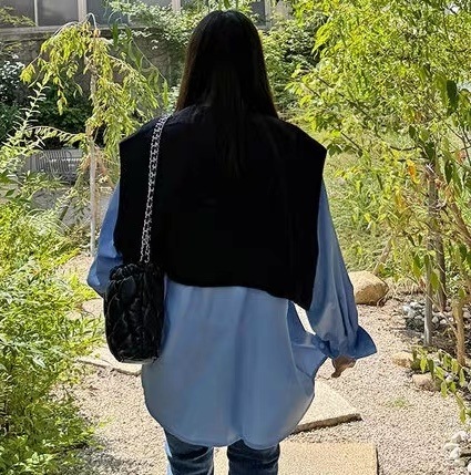 ベストドッキング長袖オーバーサイズシャツ ドッキングデザイン ドッキング 長袖シャツ 長袖ブラウス 水色 ライトブルー 青 ブルー 白 ホワイト ブラック 黒 バイカラー 韓国 オルチャン レディース ベストドッキング長袖オーバーサイズシャツ ドッキングデザイン ドッキング 長袖シャツ 長袖ブラウス 水色 ライトブルー 青 ブルー 白 ホワイト ブラック 黒 バイカラー 韓国 オルチャン レディース