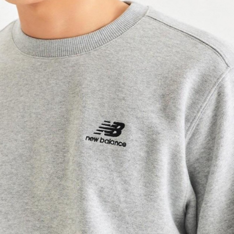ニューバランス UNI エッセンシャル起毛スウェットシャツスタンダードフィット NBNCD41013_AC ニューバランス UNI エッセンシャル起毛スウェットシャツスタンダードフィット NBNCD41013_AC