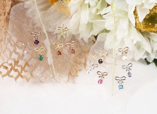 スタッドピアス レディース me on K10 リボン 12種類 誕生石 天然石 レディース