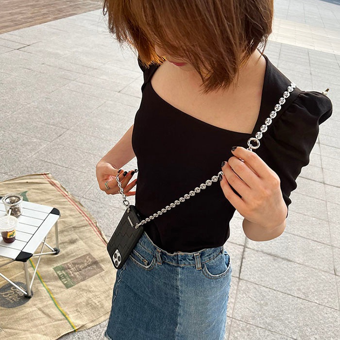 【レザー 編込み シルバーロゴプレートiPhoneケース】革 スマホケース 高級感 エレガント ロゴ ストリート カジュアル モード iPhone12 iPhone13 iPhone14 iPhone