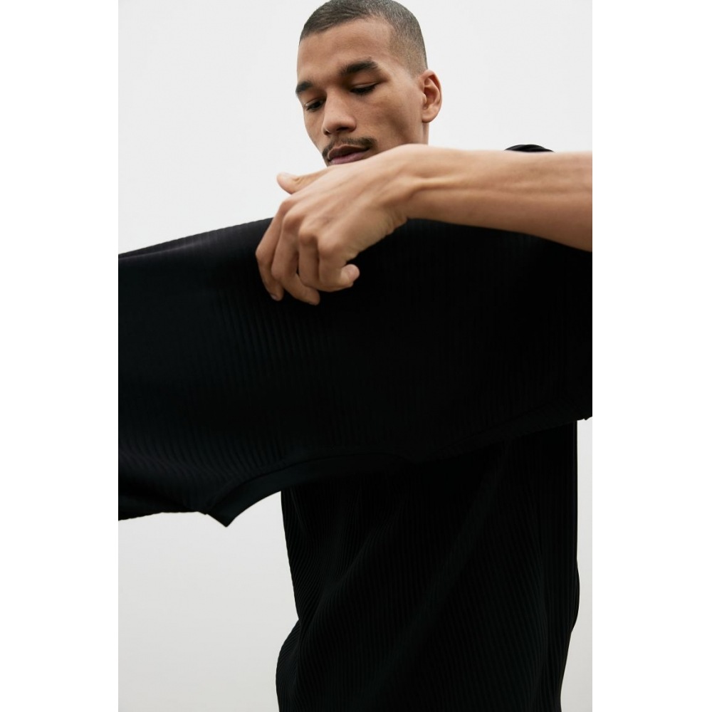 H&M ルーズフィットプリーツTシャツブラック H&M ルーズフィットプリーツTシャツブラック