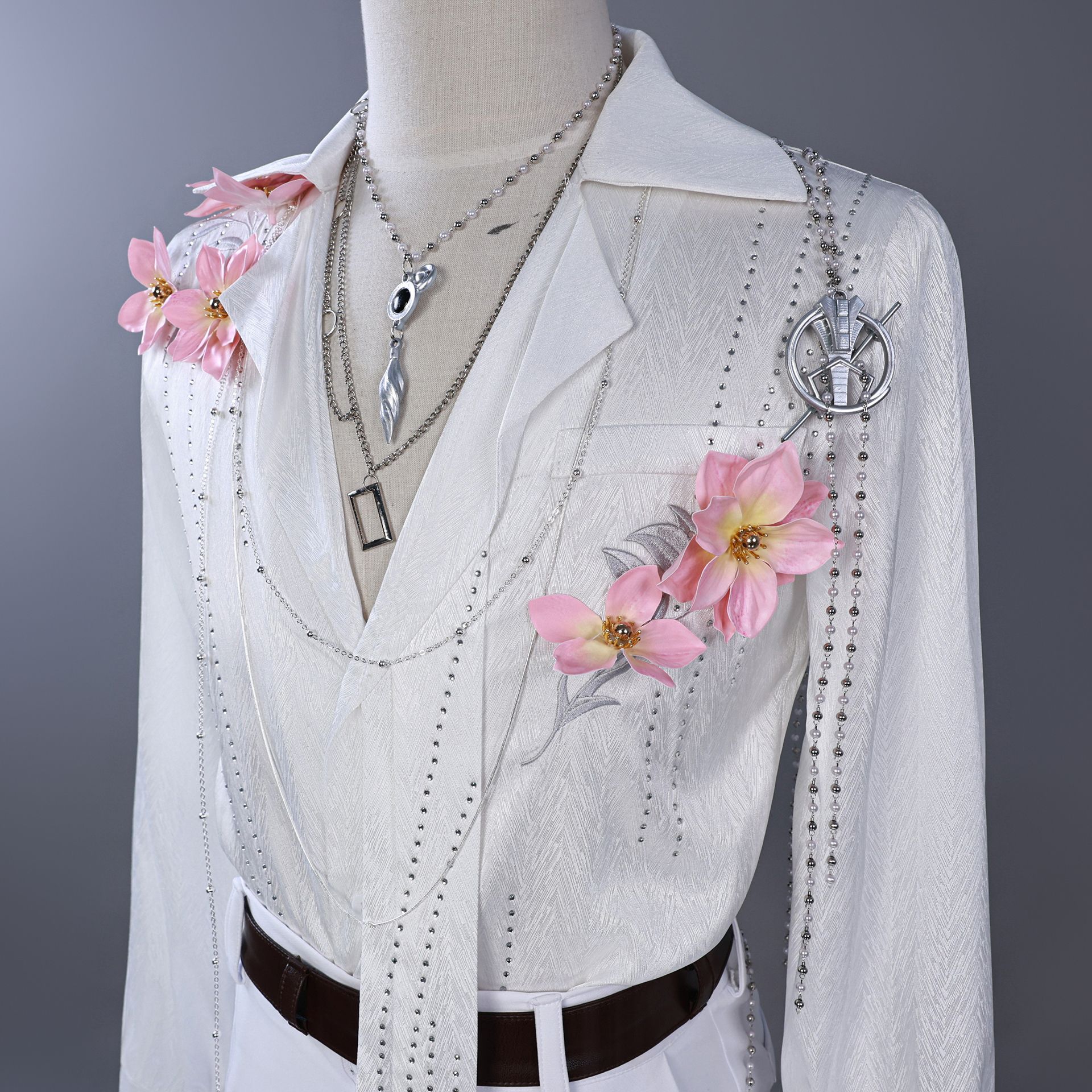 コスプレの愛とディープスペースを運ぶために浮かぶ花の日との夏 コスプレの愛とディープスペースを運ぶために浮かぶ花の日との夏