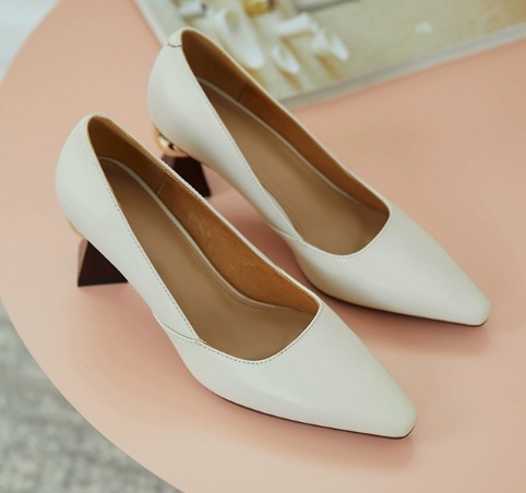 レディース パンプス 革靴 ハイヒール 太ヒール 6.5 ポインテッドトゥ 革 大人可愛い きれいめ カジュアル 上品 おしゃれ かっこいい エレガント クール 存在感 シック スタイリッシュ