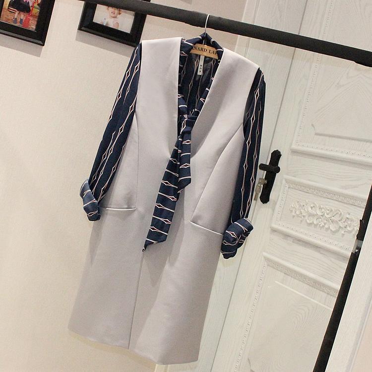 トップス 深Ｖベスト ミディアム丈 シームレス ノーカラー ノースリーブ ミディアム丈 ストレート ゆったり 無地 ゆったり 人気 おすすめ おしゃれ お洒落 激安 安い プチプラ lout