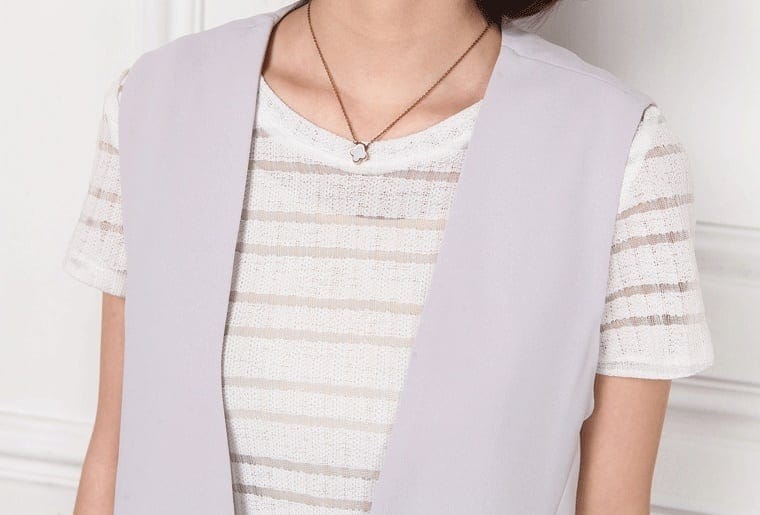 トップス 深Ｖベスト ミディアム丈 シームレス ノーカラー ノースリーブ ミディアム丈 ストレート ゆったり 無地 ゆったり 人気 おすすめ おしゃれ お洒落 激安 安い プチプラ lout