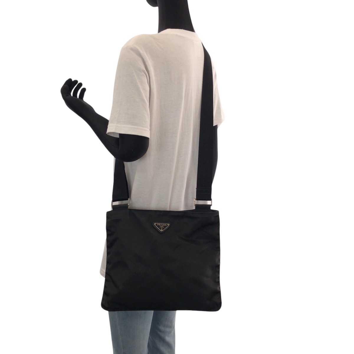 テスート 三角ロゴプレート ブラック 黒 シルバー金具 ナイロン ショルダーバッグ サコッシュ レディース 504661 テスート 三角ロゴプレート ブラック 黒 シルバー金具 ナイロン ショルダーバッグ サコッシュ レディース 504661