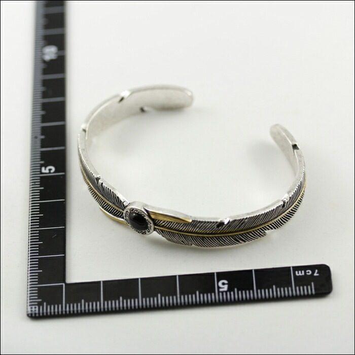【即納】Roen BLACK ロエン ブラック フェザー バングル ブレスレット オニキス シルバー/イエローゴールド ストーン RO-303 RoenBLACK ロエンブラック 天然石 【即納】Roen BLACK ロエン ブラック フェザー バングル ブレスレット オニキス シルバー/イエローゴールド ストーン RO-303 RoenBLACK ロエンブラック 天然石