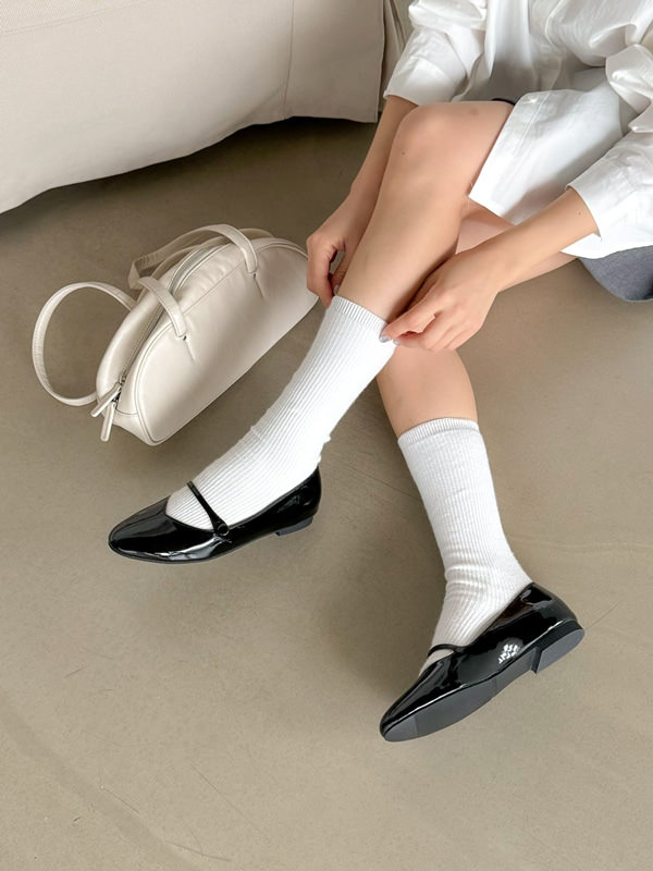 バレエシューズ パンプス フロントストラップ レザー スエード フラット レディース ぺたんこ 黒 ブラック オイル マット アイボリー ベージュ 靴 婦人靴 韓国