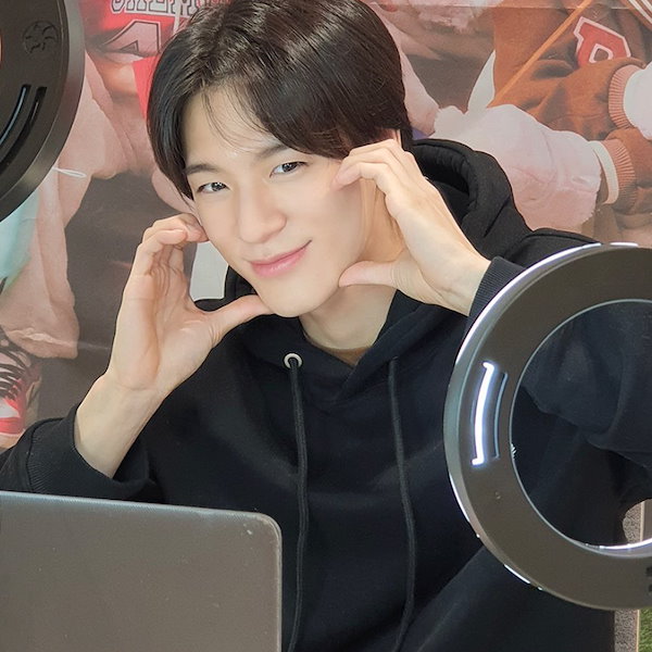 Qoo10] AVANDRESS [NCT Dream ジェノ 着用] U