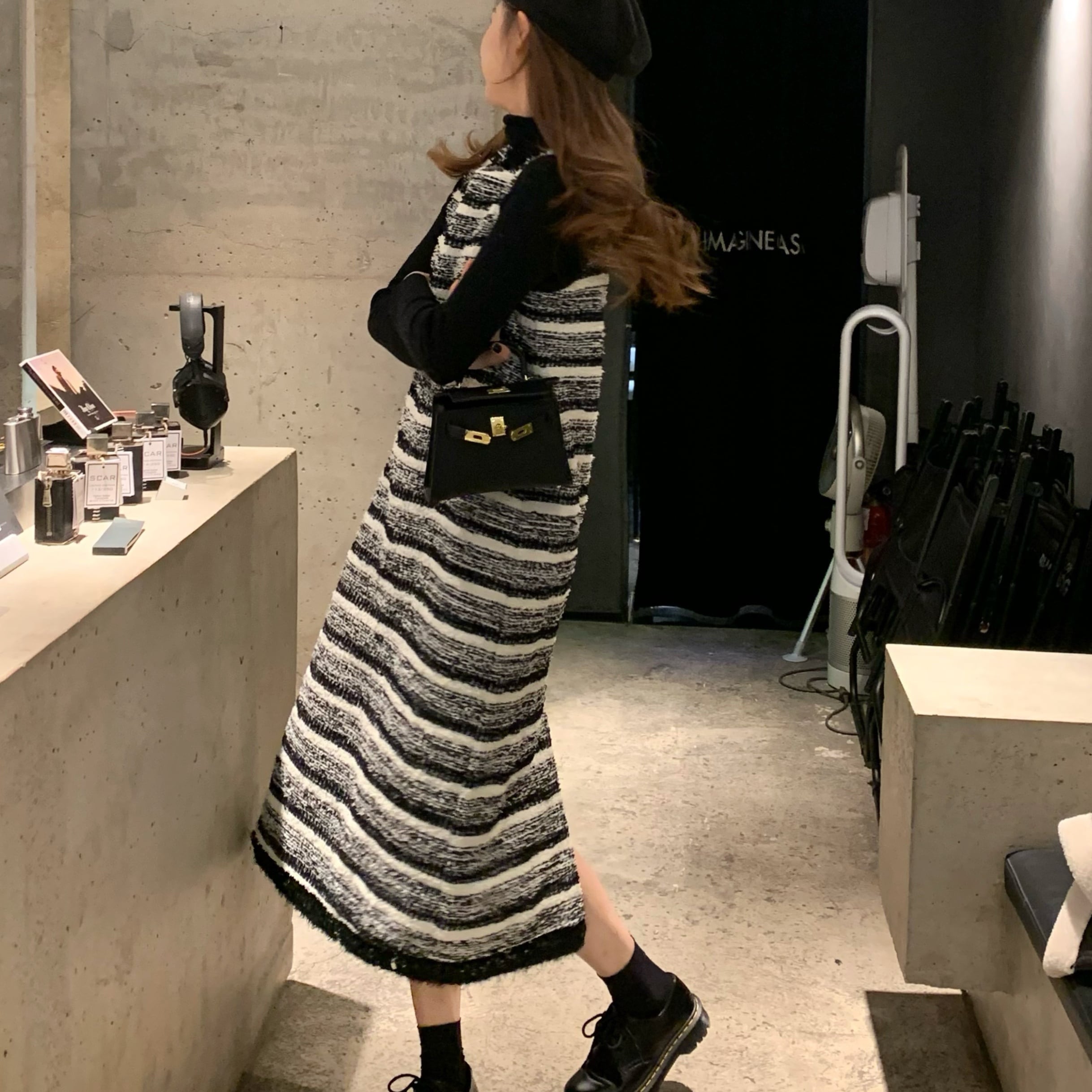 ワンピース ミモレ丈ワンピース ノースリーブワンピース ミモレ丈 バックスリット セミフレア かわいい 大人可愛い きれいめ シンプル 上品 おしゃれ 大人女子 レトロ きちんと こなれ感 個性的