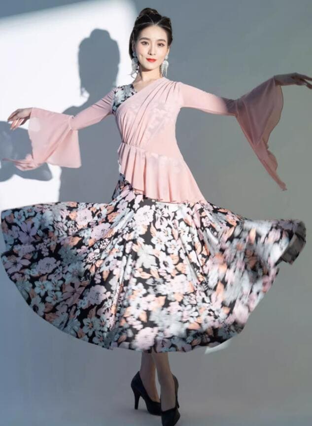 モダンダンス 社交ダンス ラテン衣装 社交ダンスドレス 練習着 演出用 技デモ タンゴ モダン 大きい裾 ダンススカート 広がる 演出服 舞台演出ロングドレス 大きいサイズ ピンク ブルー M L X