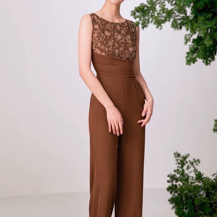 オールインワンスーツ ジャンプスーツ ロング丈 ノースリーブ 胸元 ウエストマーク かわいい 大人可愛い きれいめ シンプル 上品 おしゃれ かっこいい レトロ こなれ感 個性的 主役級 存在感 オールインワンスーツ ジャンプスーツ ロング丈 ノースリーブ 胸元 ウエストマーク かわいい 大人可愛い きれいめ シンプル 上品 おしゃれ かっこいい レトロ こなれ感 個性的 主役級 存在感