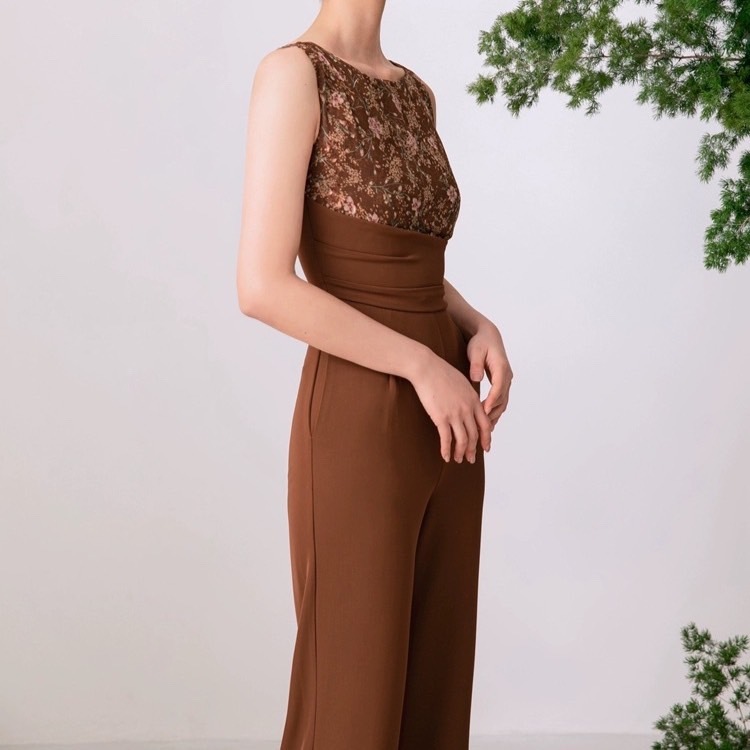 オールインワンスーツ ジャンプスーツ ロング丈 ノースリーブ 胸元 ウエストマーク かわいい 大人可愛い きれいめ シンプル 上品 おしゃれ かっこいい レトロ こなれ感 個性的 主役級 存在感 オールインワンスーツ ジャンプスーツ ロング丈 ノースリーブ 胸元 ウエストマーク かわいい 大人可愛い きれいめ シンプル 上品 おしゃれ かっこいい レトロ こなれ感 個性的 主役級 存在感