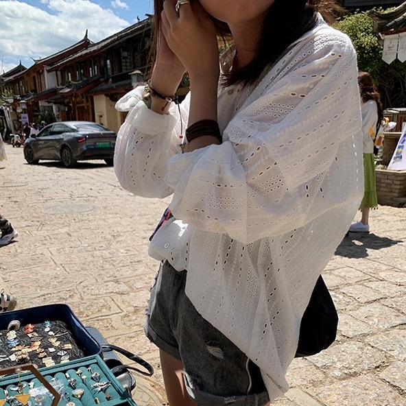 トップス シャツ ミディアム丈 長袖 角襟 前開き ボタン 透け感 かわいい 大人可愛い きれいめ シンプル 上品 おしゃれ かっこいい レトロ こなれ感 個性的 主役級 存在感 抜け感 トップス シャツ ミディアム丈 長袖 角襟 前開き ボタン 透け感 かわいい 大人可愛い きれいめ シンプル 上品 おしゃれ かっこいい レトロ こなれ感 個性的 主役級 存在感 抜け感