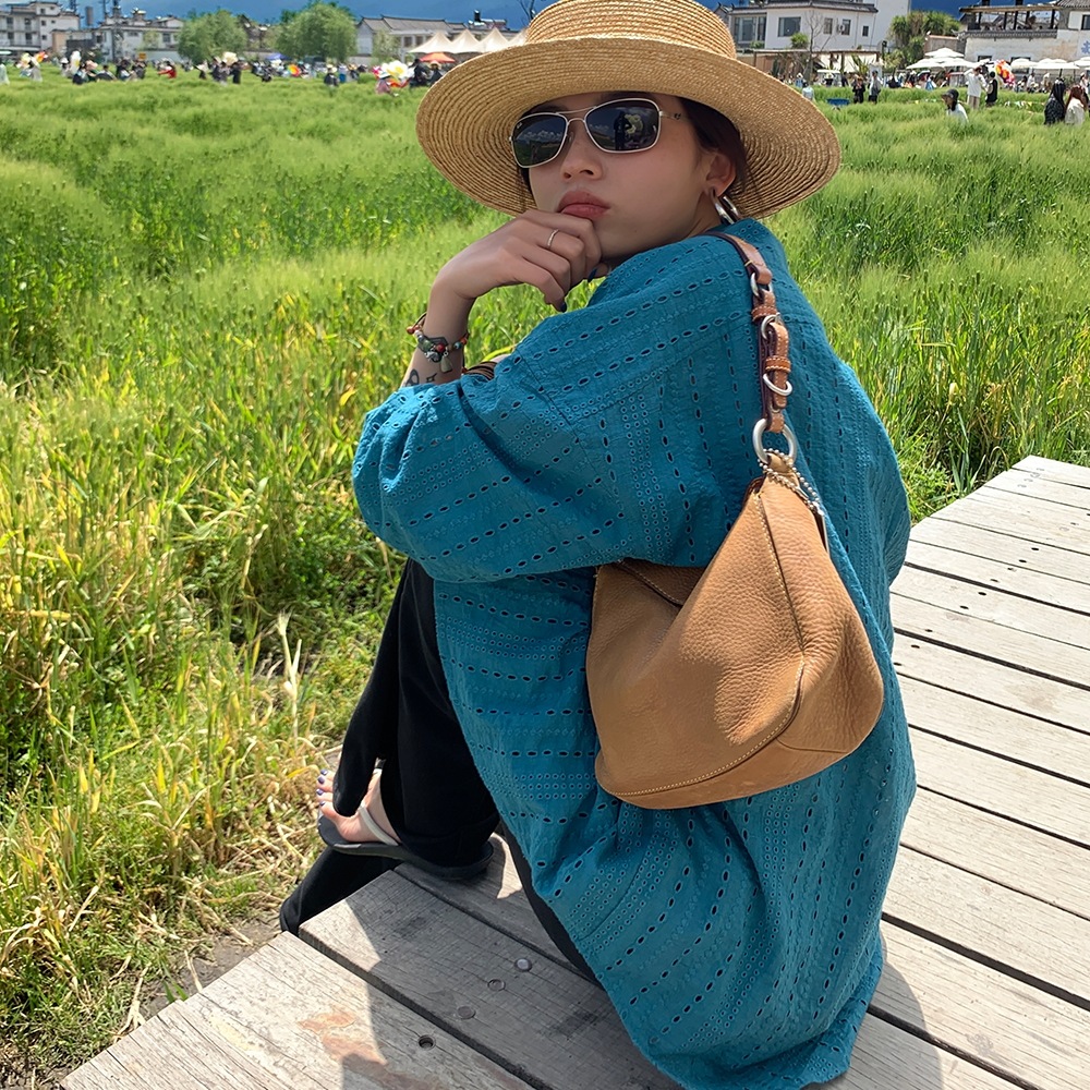 トップス シャツ ミディアム丈 長袖 角襟 前開き ボタン 透け感 かわいい 大人可愛い きれいめ シンプル 上品 おしゃれ かっこいい レトロ こなれ感 個性的 主役級 存在感 抜け感 トップス シャツ ミディアム丈 長袖 角襟 前開き ボタン 透け感 かわいい 大人可愛い きれいめ シンプル 上品 おしゃれ かっこいい レトロ こなれ感 個性的 主役級 存在感 抜け感