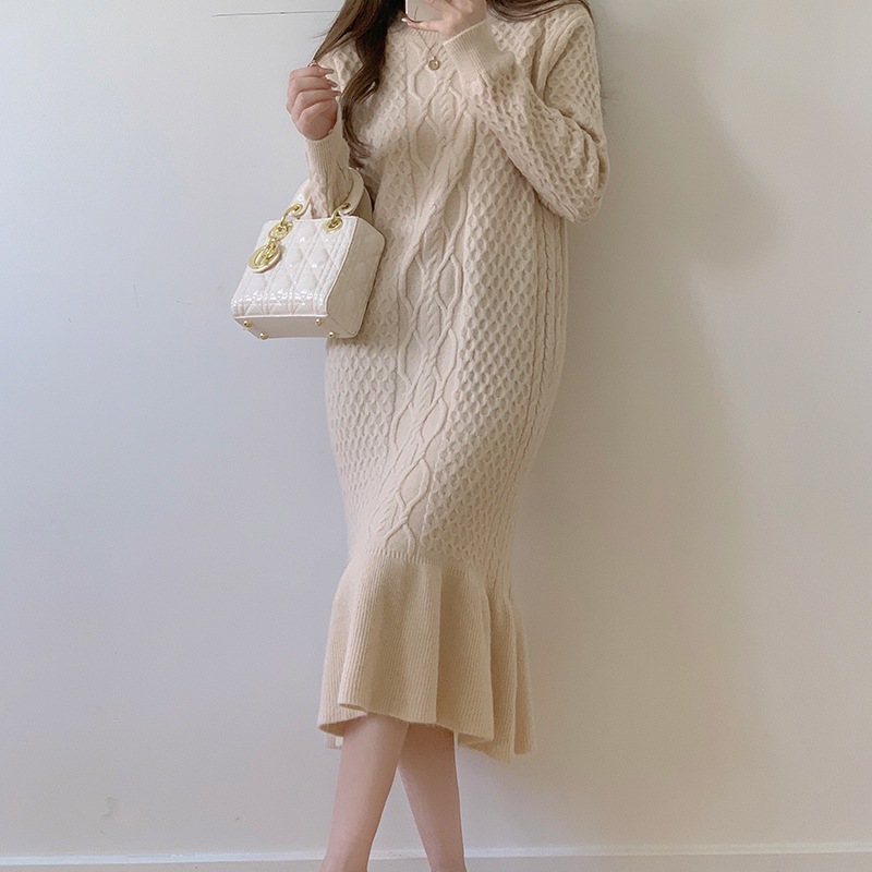 秋冬の新型気質の長い膝麻花セーターの魚尾スカートはニットスカートの女性を厚くした