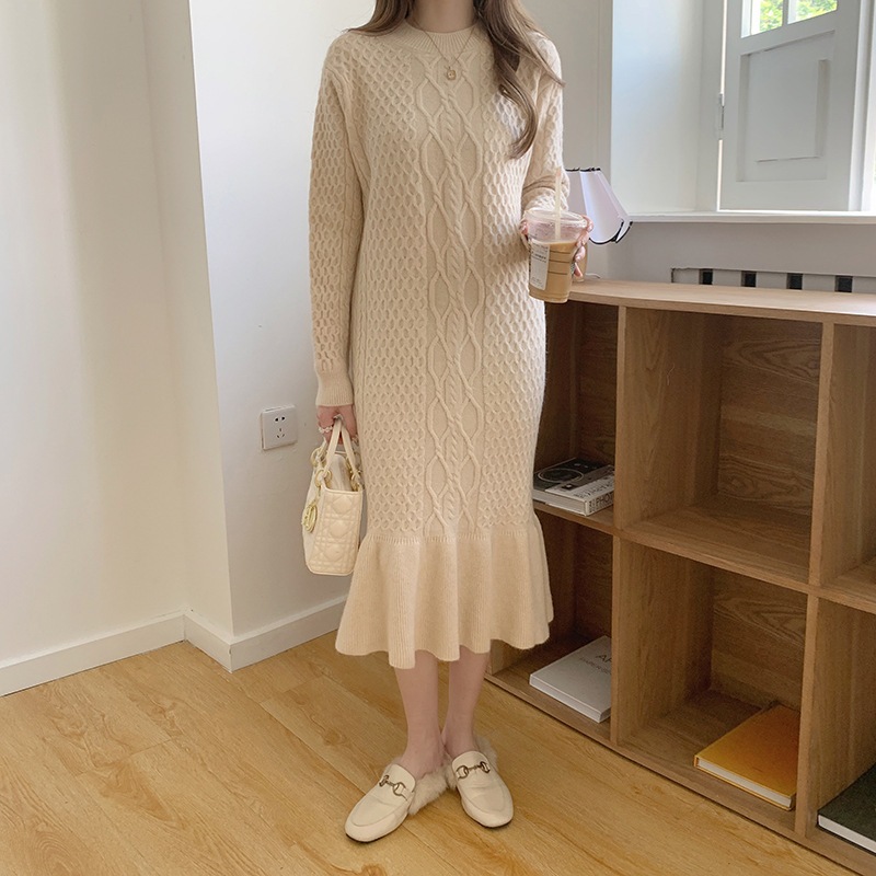 秋冬の新型気質の長い膝麻花セーターの魚尾スカートはニットスカートの女性を厚くした