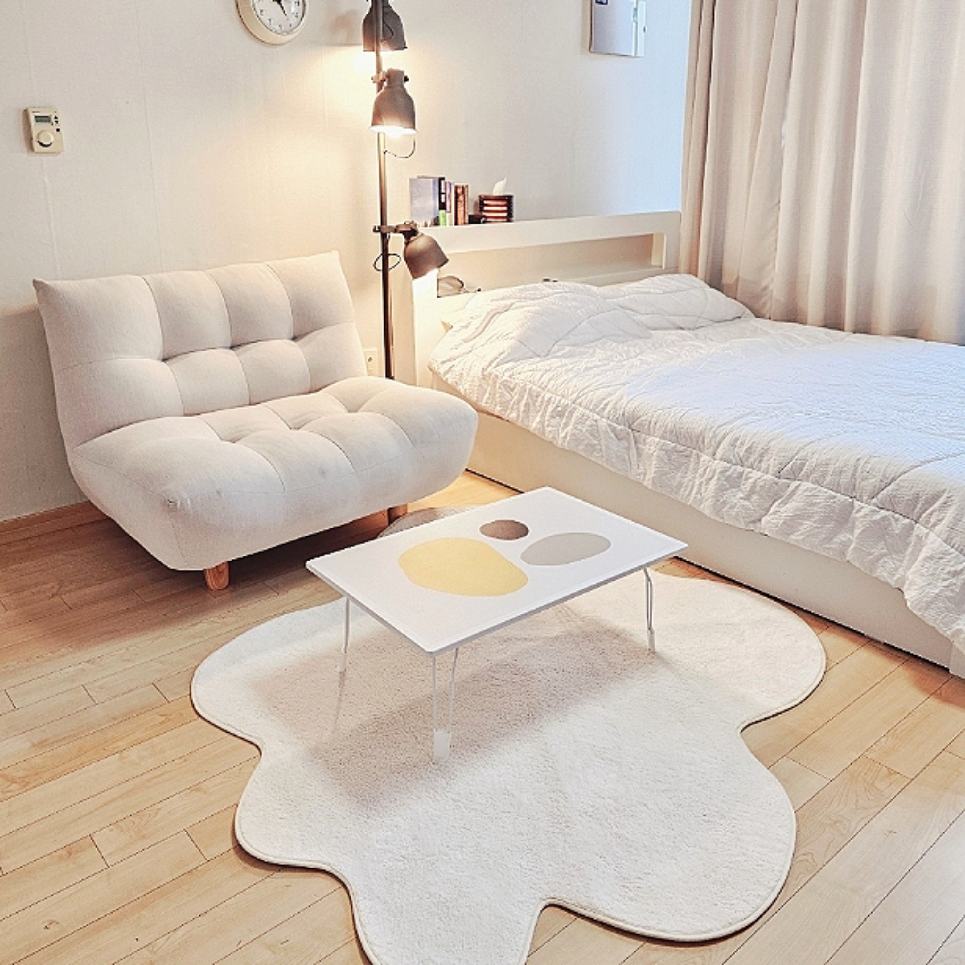 [韓国生産] くもりん 変形 デザイン ラグ かわいい 洗える リビングラグ カーペット（3色展開）