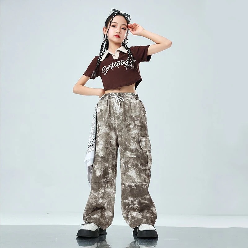 街のダンスの子供のファッション服の男の子のヒップホップのhiphopのドラムは女の子のクールでかっこいい迷彩のスーツを演じます