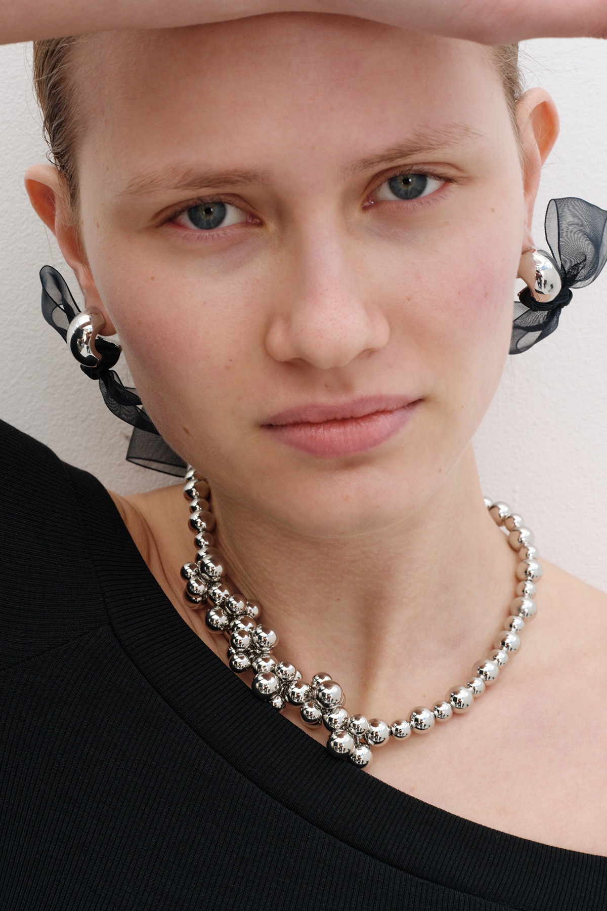 MONDAY EDITION BALL WITH RIBBON NECKLACE ネックレス