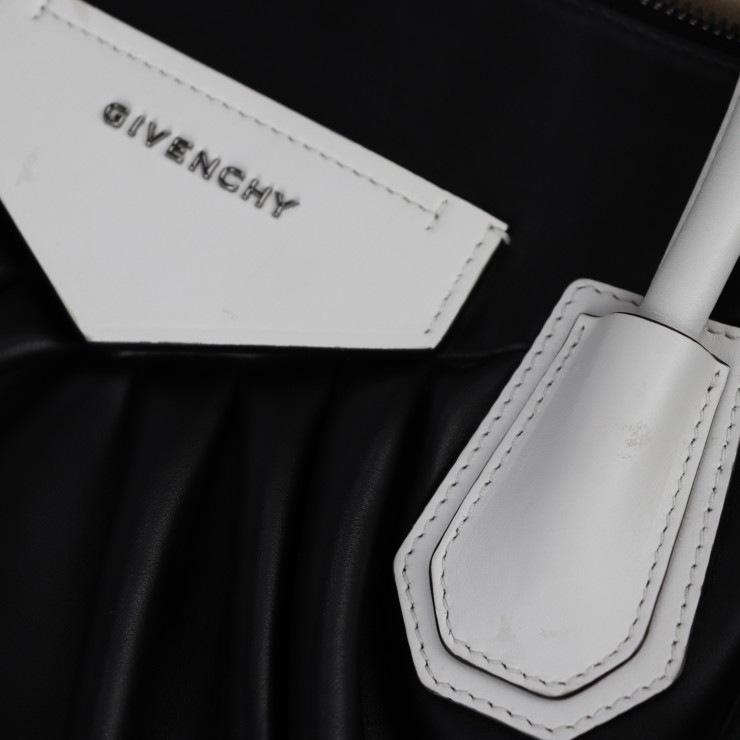 美品 GIVENCHY ジバンシィ ハンドバッグ アンティゴナ ソフト ミディアム レザー ブラック ホワイト シルバー金具 2WAY ショルダーバッグ トートバッグ 本物保証 中古 美品 GIVENCHY ジバンシィ ハンドバッグ アンティゴナ ソフト ミディアム レザー ブラック ホワイト シルバー金具 2WAY ショルダーバッグ トートバッグ 本物保証 中古