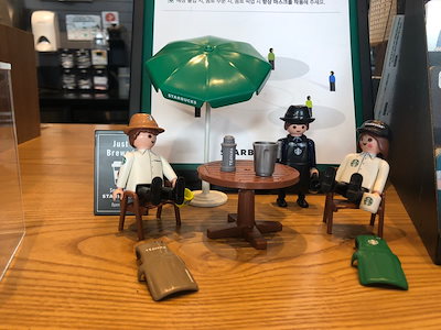 スターバックス プレイモービル フィギュア 2体セット Playmobil + Starbucks フィギュアセット 2体 - メルカリ