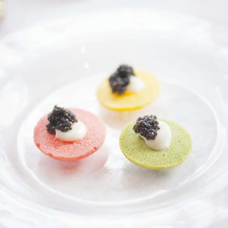 宮崎キャビア1983 (100g) & カラフルブリニセット 離島は配送不可 5360011 お歳暮 お中元 お土産 ご進物 ギフト 贈り物に最適