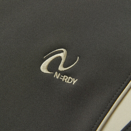NERDY 公式正規品 トップスurved line hoodie track top NERDY 公式正規品 トップスurved line hoodie track top