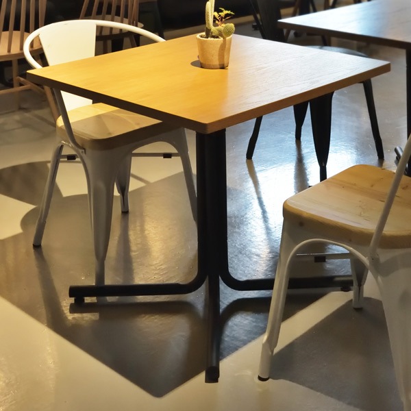 カフェテーブル スクエア スチール脚 ダリオ 75cm角 カフェテーブル スクエア スチール脚 ダリオ 75cm角