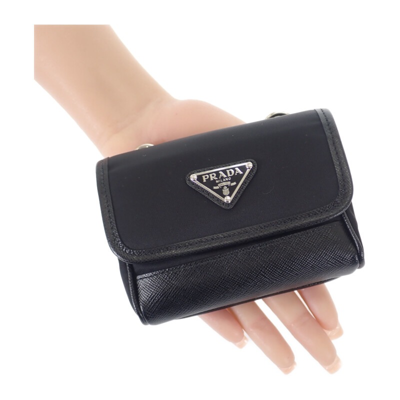 ミニポーチ Re-Nylon 2ZT0222DMHF0002 ショルダーバッグ サフィアーノ ナイロン ブラック レディース【Aランク】