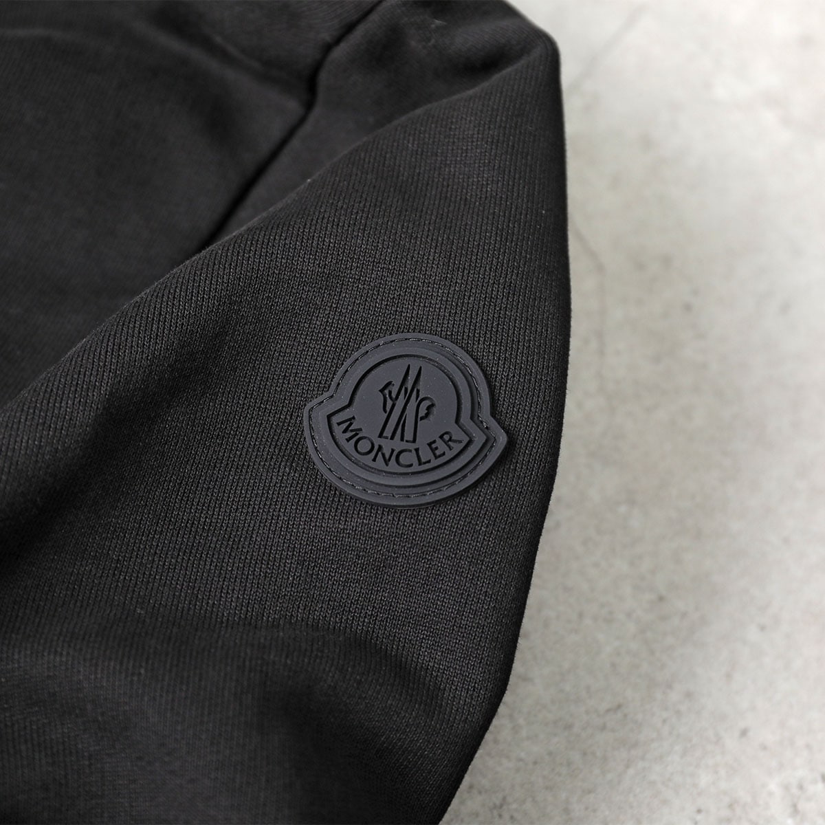 MONCLER GRENOBLE モンクレール グルノーブル パーカー 8G00005 89ADW メンズ コットン スウェット プルオーバー フーディ ロゴ刺繍 ハイネック 999 MONCLER GRENOBLE モンクレール グルノーブル パーカー 8G00005 89ADW メンズ コットン スウェット プルオーバー フーディ ロゴ刺繍 ハイネック 999