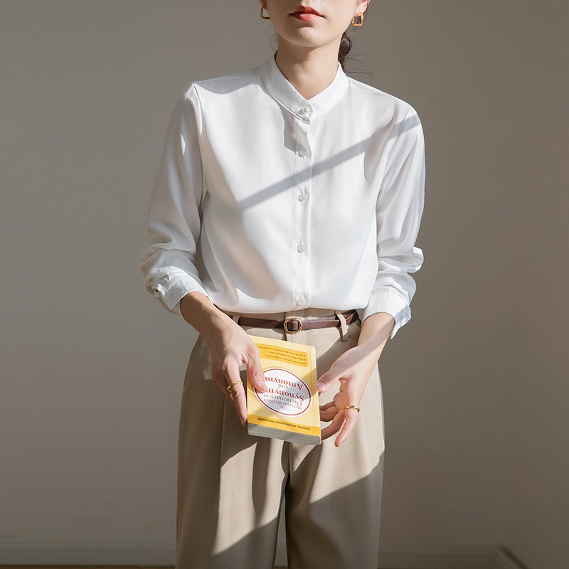 レディース トップス シャツ ブラウス 前開き Yシャツ 長袖 袖あり スタンドカラー スリム 細身 フォーマル スマート フェミニン ボタン パール 薄手 かわいい 大人可愛い きれいめ シンプル