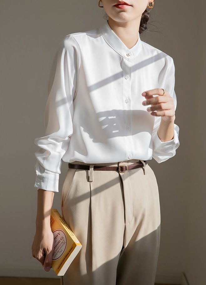 レディース トップス シャツ ブラウス 前開き Yシャツ 長袖 袖あり スタンドカラー スリム 細身 フォーマル スマート フェミニン ボタン パール 薄手 かわいい 大人可愛い きれいめ シンプル