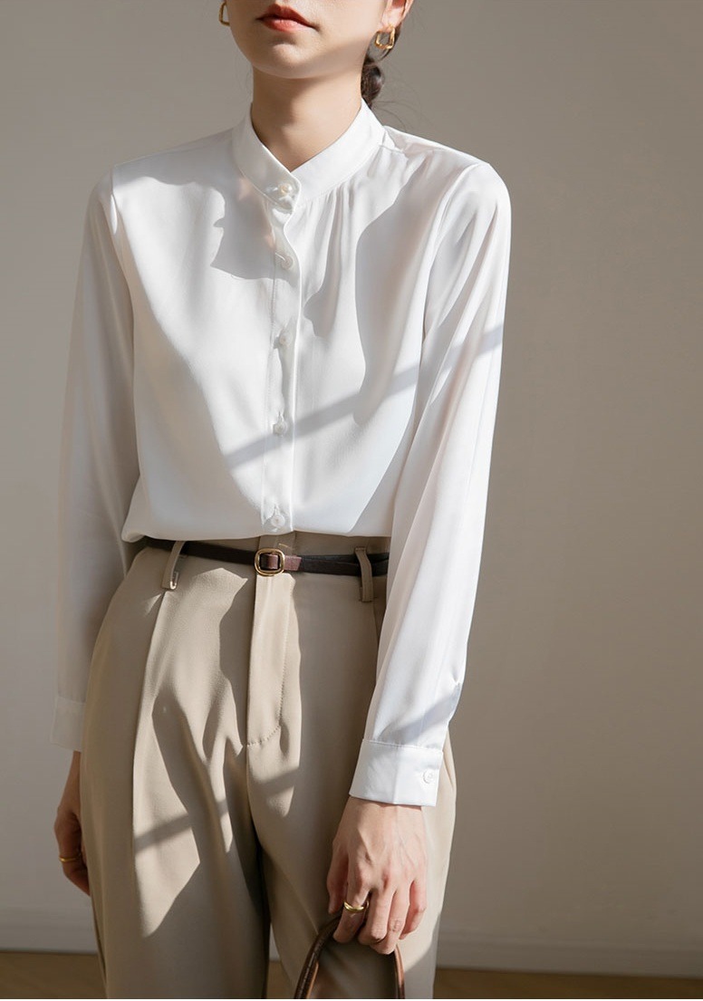 レディース トップス シャツ ブラウス 前開き Yシャツ 長袖 袖あり スタンドカラー スリム 細身 フォーマル スマート フェミニン ボタン パール 薄手 かわいい 大人可愛い きれいめ シンプル