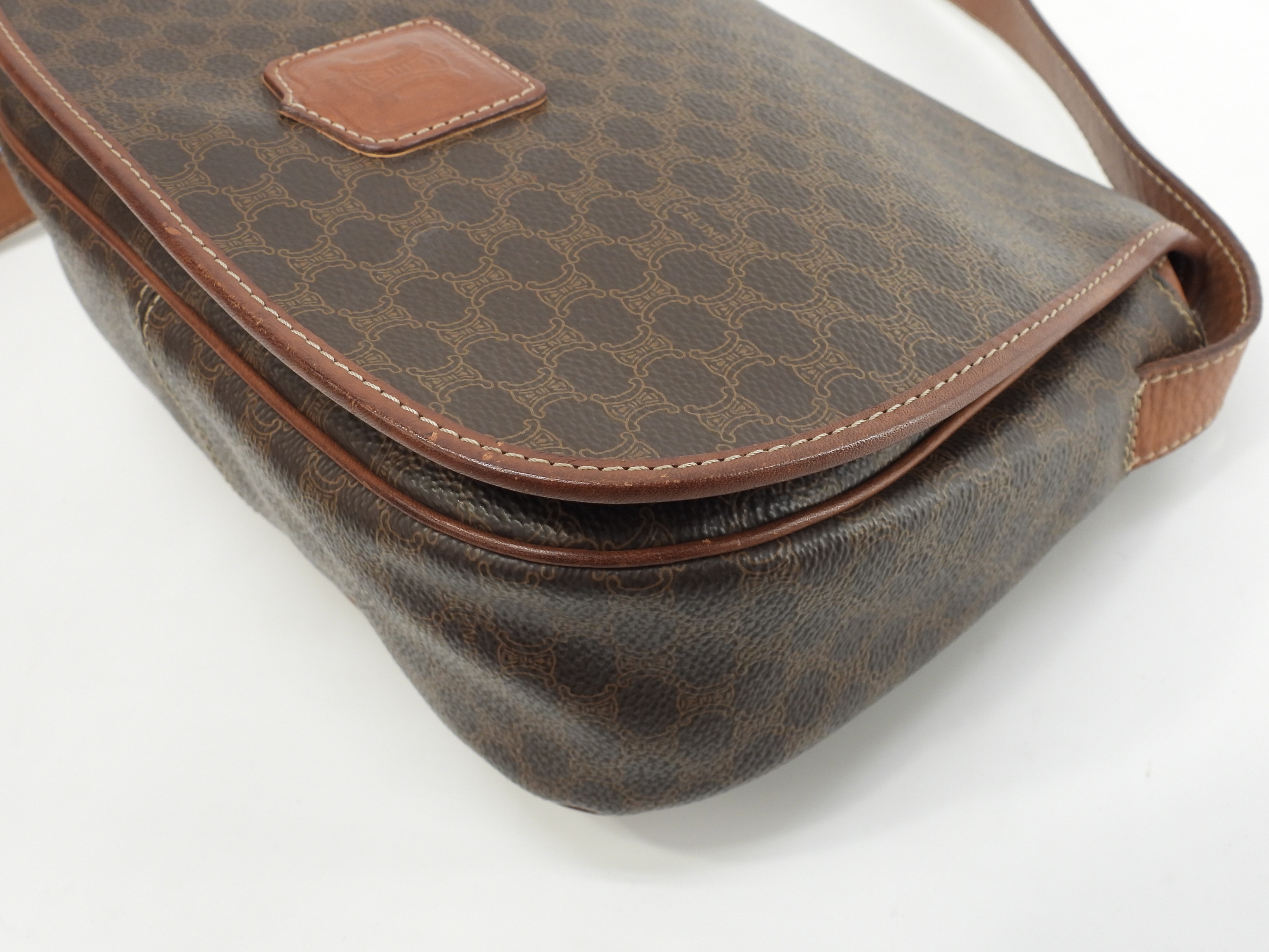 セリーヌ ポシェット トリオンフ マカダム茶 クロスボディバッグ ロゴエンブレム革@M14 4 セリーヌ ポシェット トリオンフ マカダム茶 クロスボディバッグ ロゴエンブレム革@M14 4