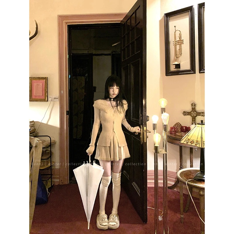 【2枚購入で200円 OFF！急速出荷】ハイウエストプリーツスカート付きレディースツーピースセータースーツ