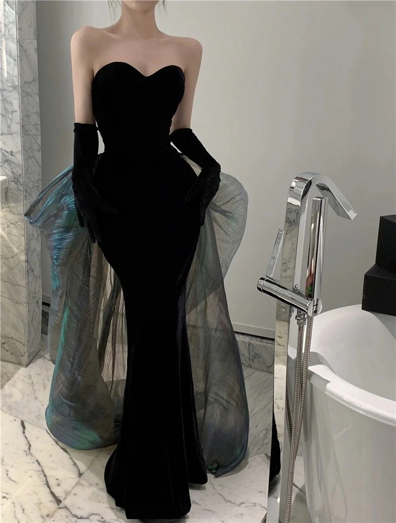 【ブラックドレス】　値下げしました！　ベルベット×サテン　結婚式の二次会などに 楽天市場】カラードレス ブラック ベルベット ホルターネック