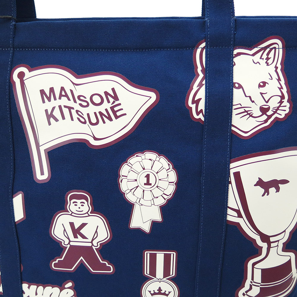 トートバッグ ショルダーバッグ マザーズバッグ バーシティ パッチズ XXL インクブルー A4サイズ収納可 LW05106WW0083 P476 トートバッグ ショルダーバッグ マザーズバッグ バーシティ パッチズ XXL インクブルー A4サイズ収納可 LW05106WW0083 P476