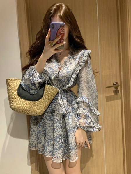 ティーブレイクフレンチブルーの花柄ドレス レディース ワンピース ドレス ミニ 膝上 長袖 パフスリーブ Vネック Aライン プリーツ レース フリル ハイウエスト かわいい カジュアル 上品 ティーブレイクフレンチブルーの花柄ドレス レディース ワンピース ドレス ミニ 膝上 長袖 パフスリーブ Vネック Aライン プリーツ レース フリル ハイウエスト かわいい カジュアル 上品