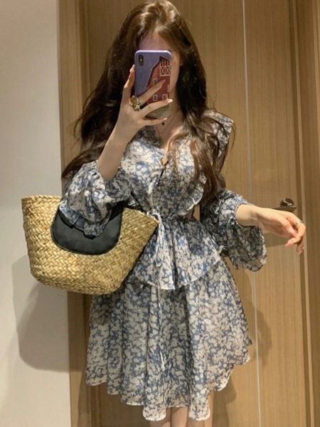 ティーブレイクフレンチブルーの花柄ドレス レディース ワンピース ドレス ミニ 膝上 長袖 パフスリーブ Vネック Aライン プリーツ レース フリル ハイウエスト かわいい カジュアル 上品 ティーブレイクフレンチブルーの花柄ドレス レディース ワンピース ドレス ミニ 膝上 長袖 パフスリーブ Vネック Aライン プリーツ レース フリル ハイウエスト かわいい カジュアル 上品