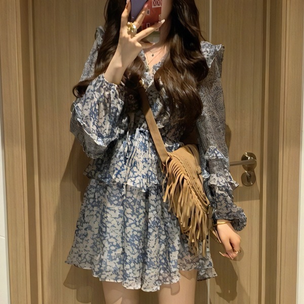 ティーブレイクフレンチブルーの花柄ドレス レディース ワンピース ドレス ミニ 膝上 長袖 パフスリーブ Vネック Aライン プリーツ レース フリル ハイウエスト かわいい カジュアル 上品 ティーブレイクフレンチブルーの花柄ドレス レディース ワンピース ドレス ミニ 膝上 長袖 パフスリーブ Vネック Aライン プリーツ レース フリル ハイウエスト かわいい カジュアル 上品