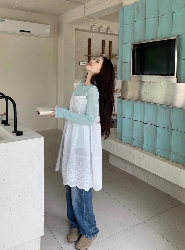 キャミワンピース 膝丈 ジャンパースカート ジャンスカ ノースリーブ キャミソール Aライン レース 透かし彫り 白 ホワイト 春 韓国ファッション レディース おしゃれ かわいい ガーリ ワンピース キャミワンピース 膝丈 ジャンパースカート ジャンスカ ノースリーブ キャミソール Aライン レース 透かし彫り 白 ホワイト 春 韓国ファッション レディース おしゃれ かわいい ガーリ ワンピース