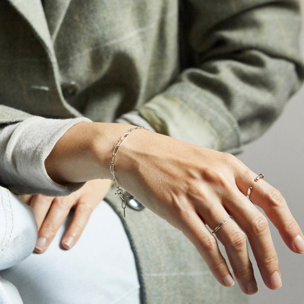 Qoo10] HANNA543 bts jin着用 B570 シルバーブ