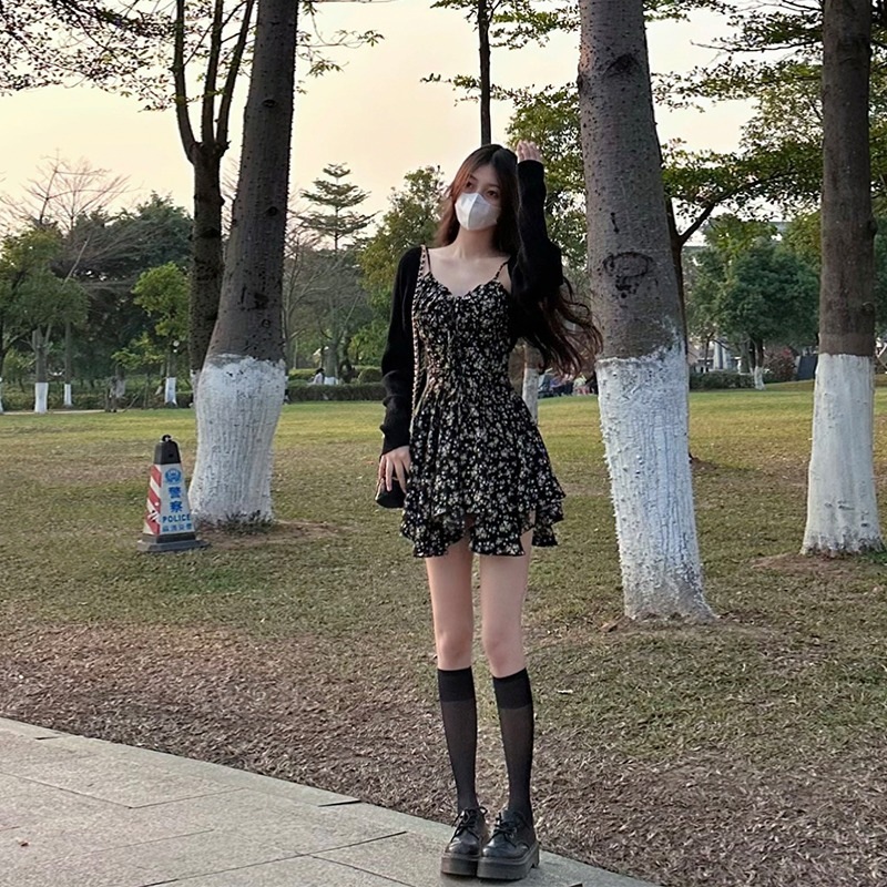 フレンチシックサスペンダー花柄ワンピーススーツホットガールショートスカートレディース夏プチ春コーデ一式セット