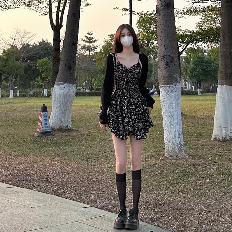 フレンチシックサスペンダー花柄ワンピーススーツホットガールショートスカートレディース夏プチ春コーデ一式セット