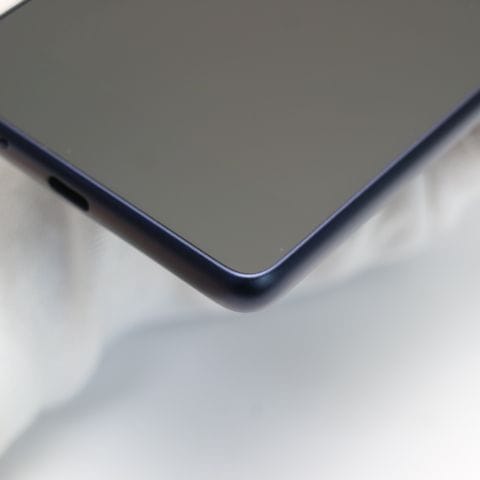 新品同様 KYV44 Qua phone QZ インディゴ スマホ 122